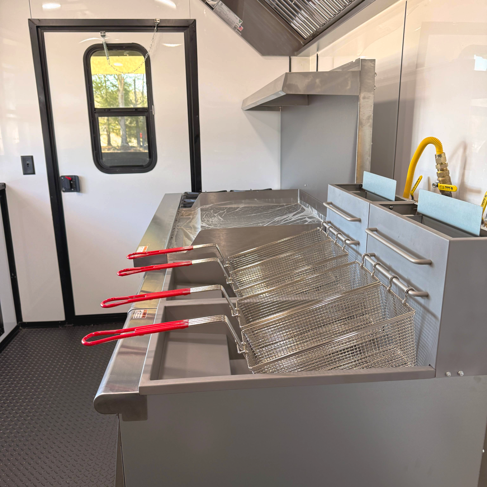 8.5X28TA3 Black Concession Gullwing Porch Trailer