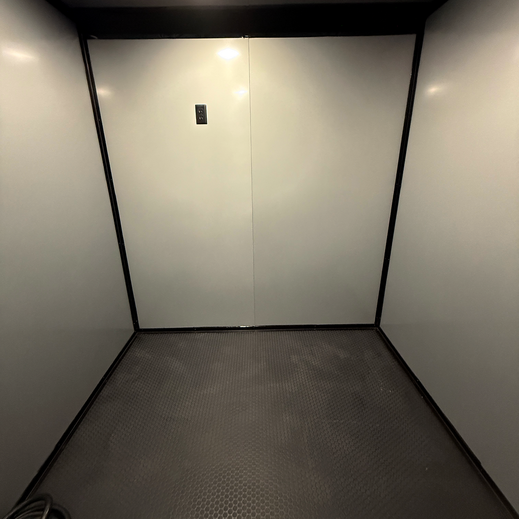 8.5X32TA5 Black Gullwing Porch Trailer