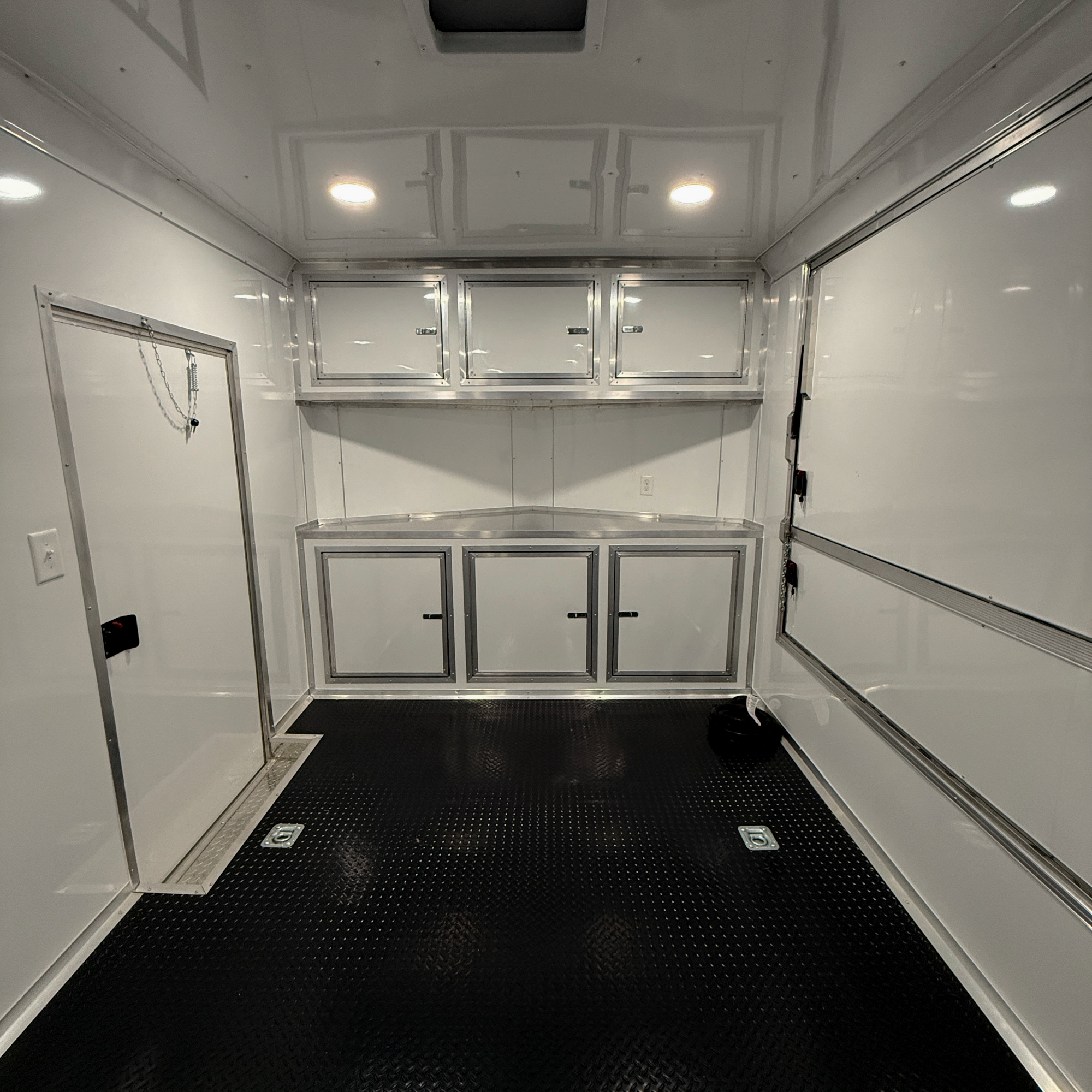 8.5X24TA3 White Gullwing Vendor Trailer