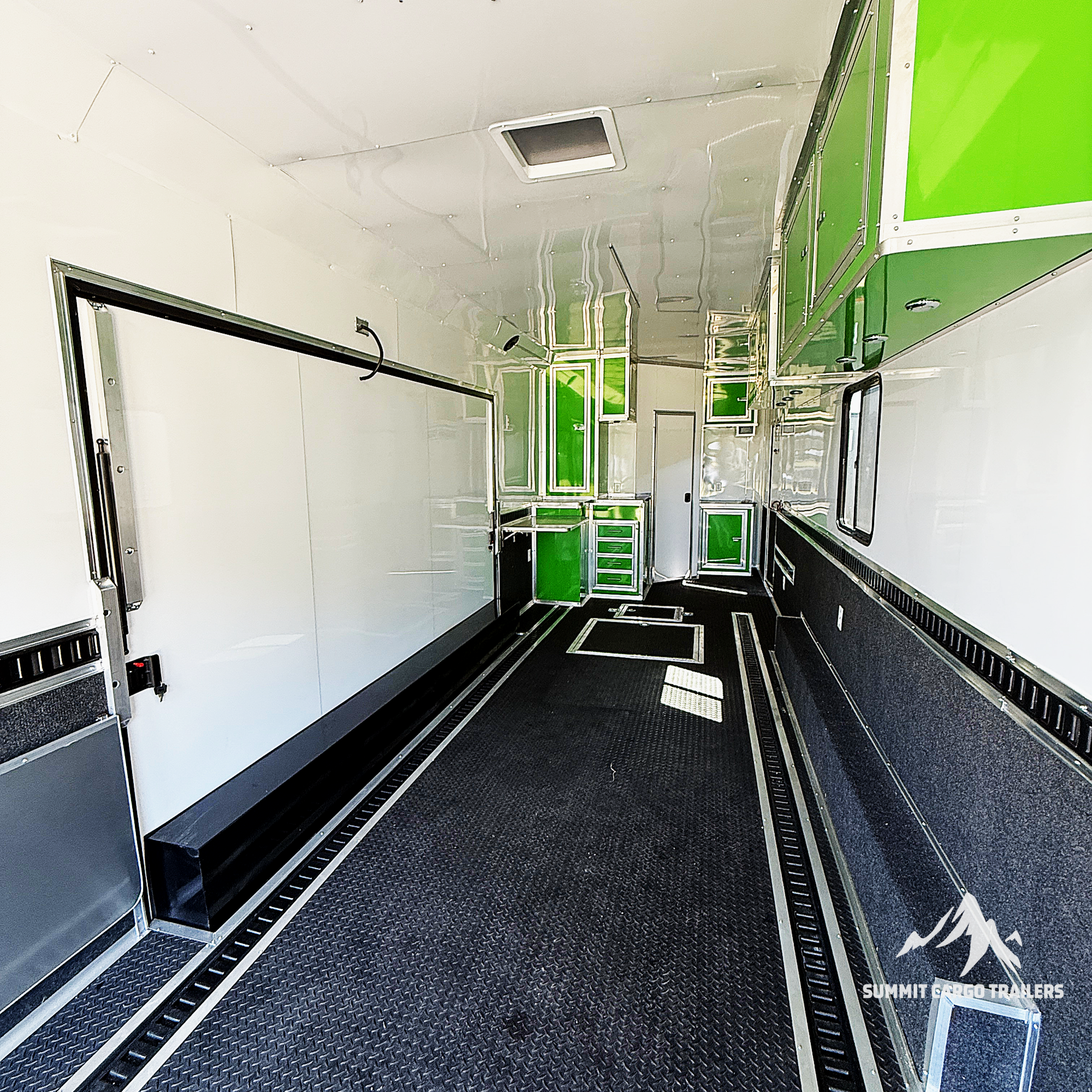 8.5X32TTA White Race Ready Trailer