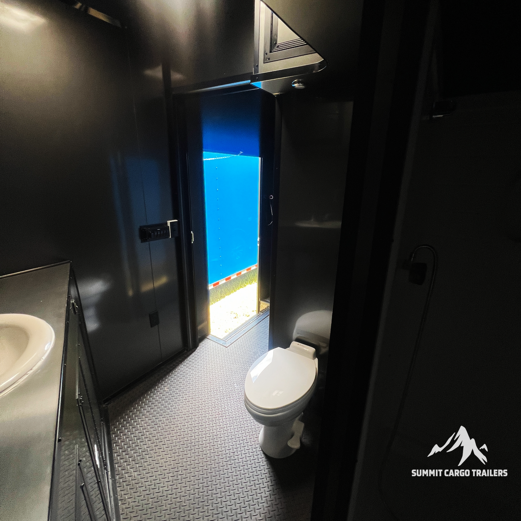 8.5X34TTA3 Charcoal Hybrid Trailer