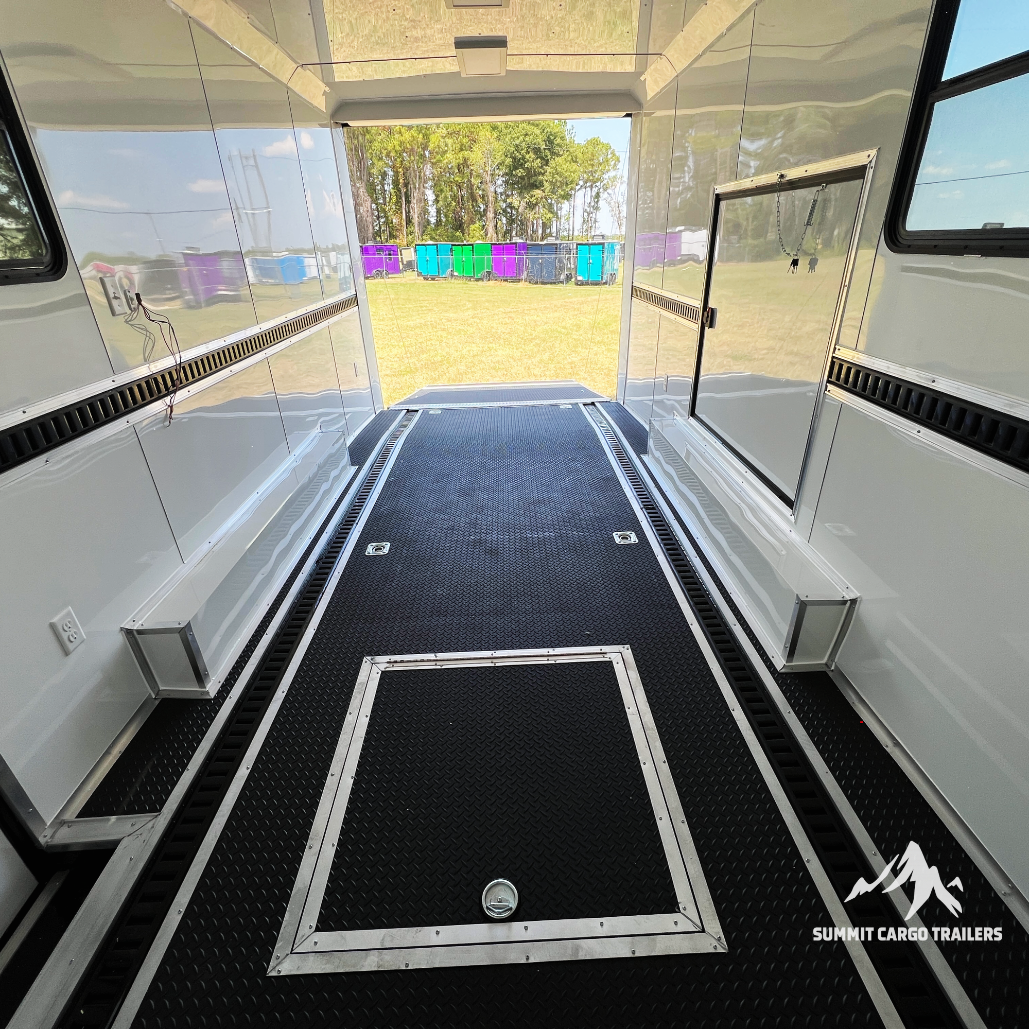 8.5X24TA3 Silver Frost Race Ready Trailer