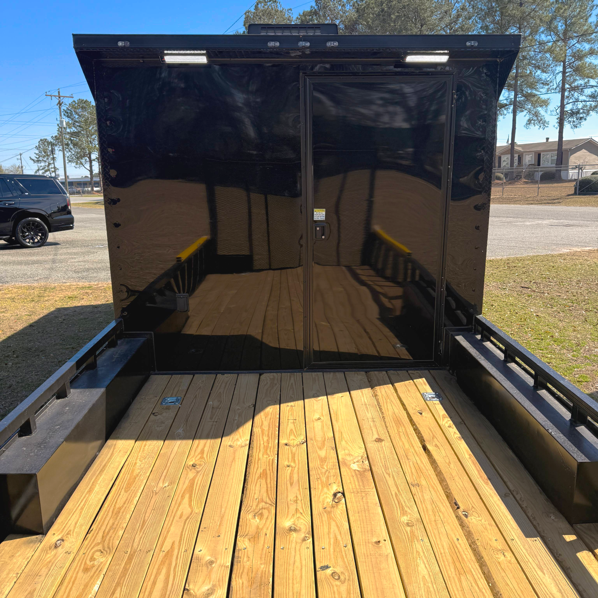 8.5X32TTA3 Black Hybrid Trailer