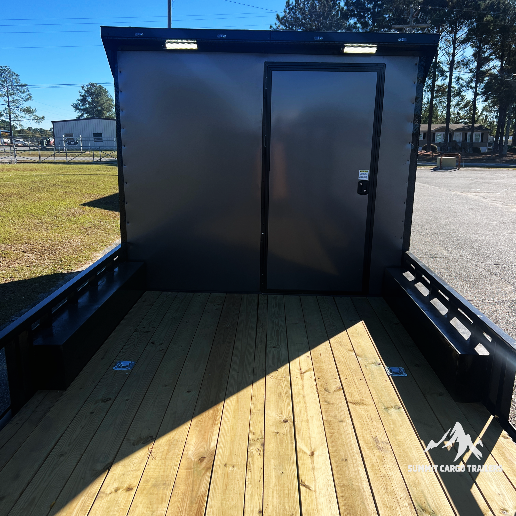 8.5X32TA Charcoal Hybrid Trailer