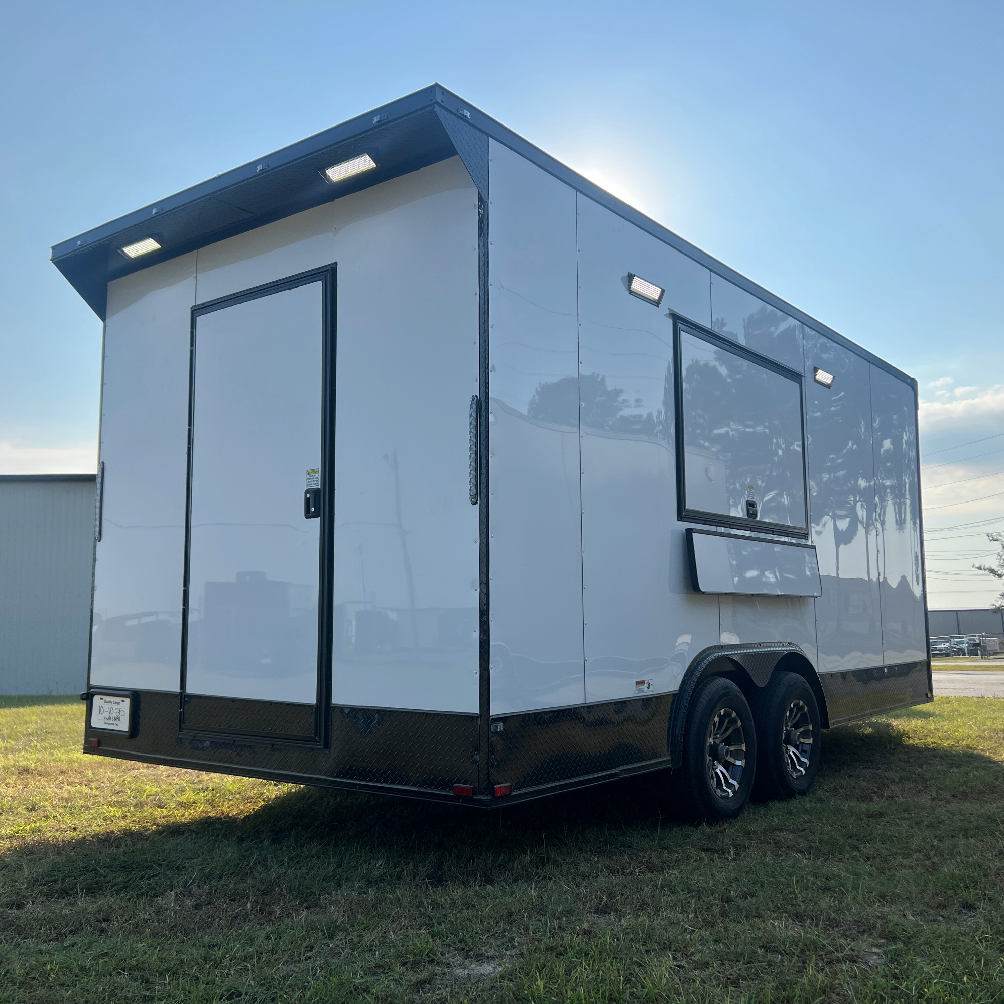 8.5X18TA3 White Concession Trailer