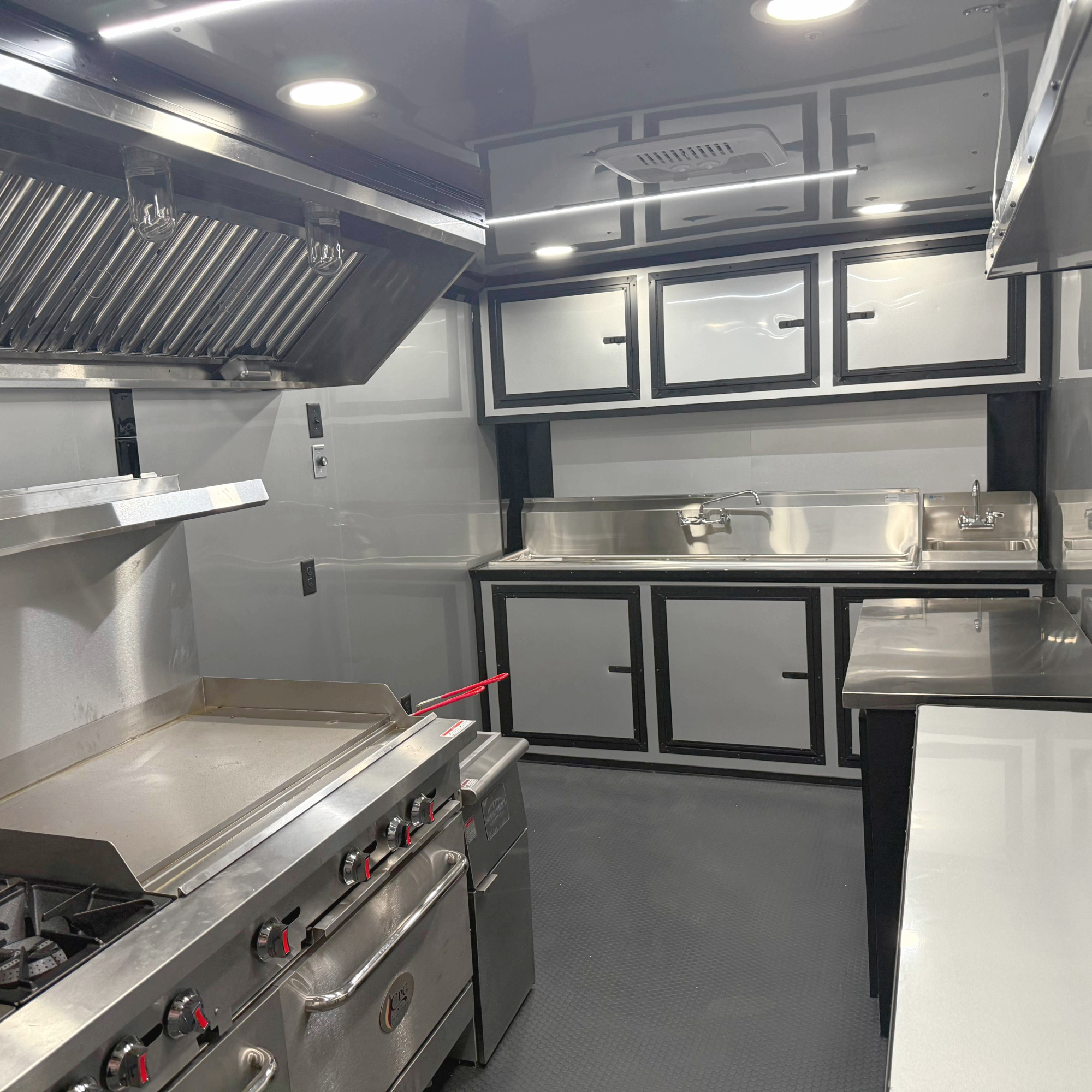 8.5X18TA3 White Concession Trailer