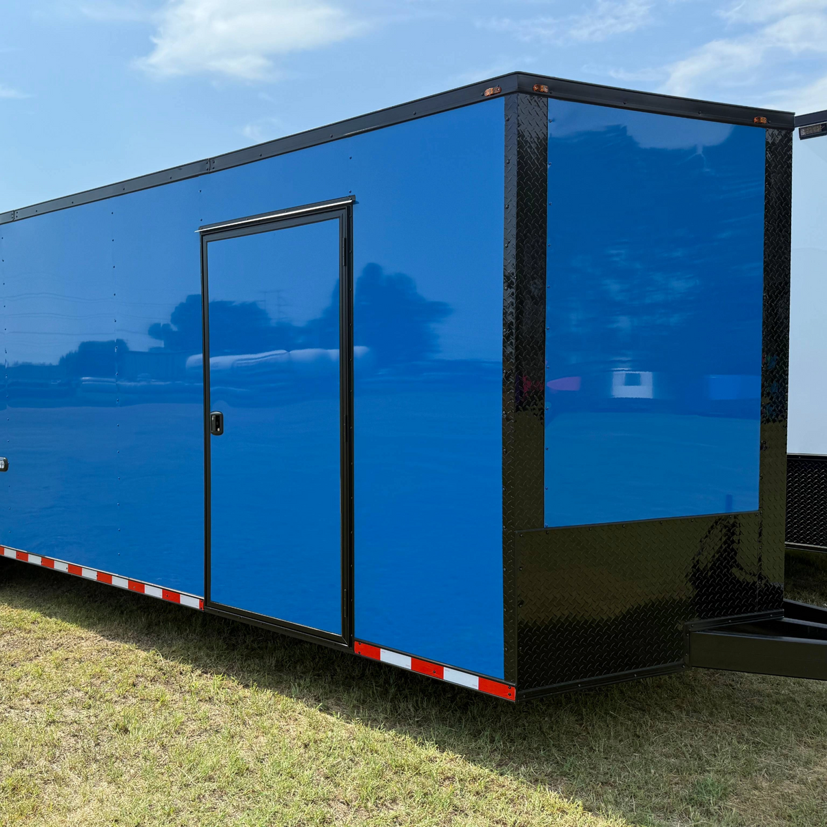 8.5X26TA3 Blue Car Hauler Trailer