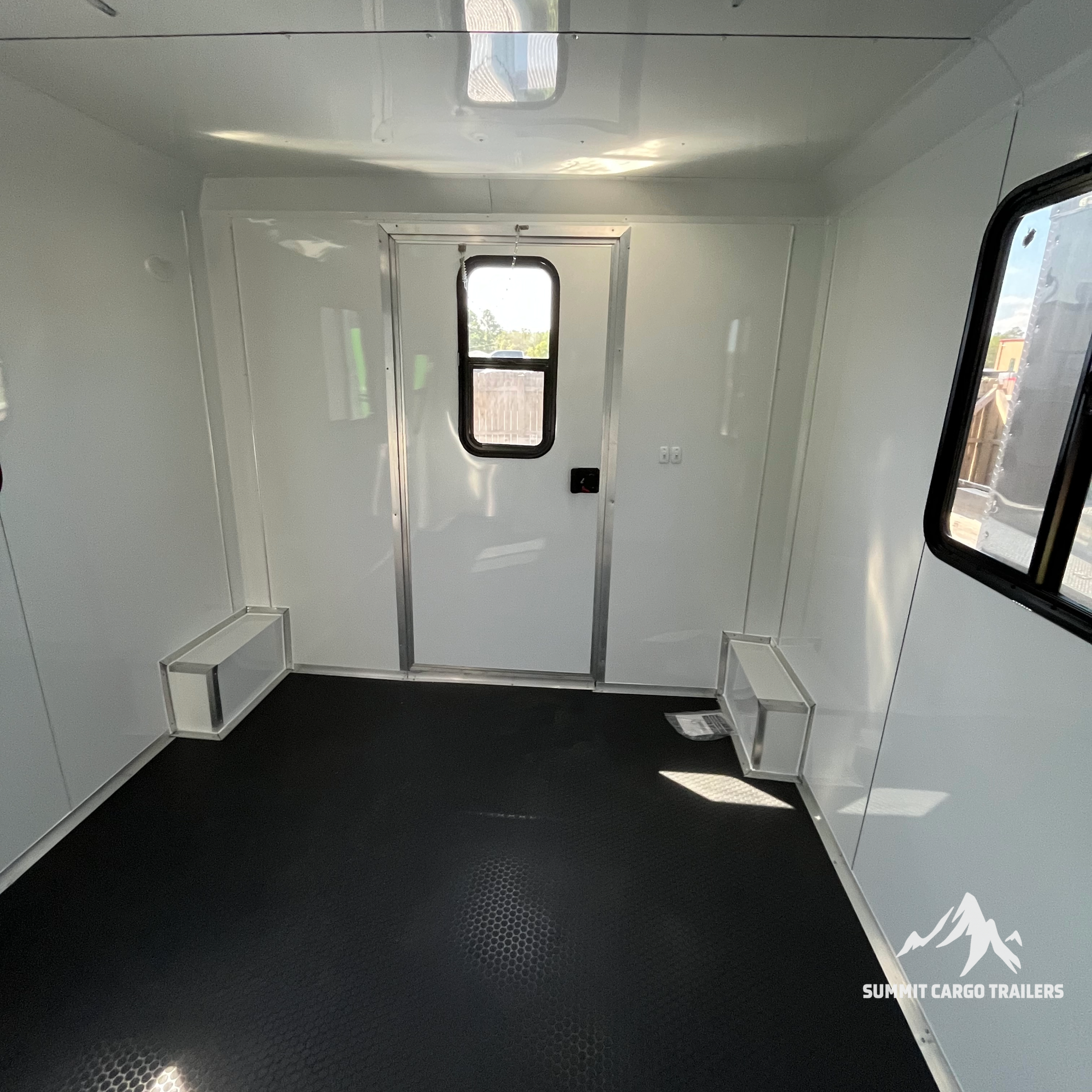 8.5X30TTA5 Charcoal Hybrid Trailer