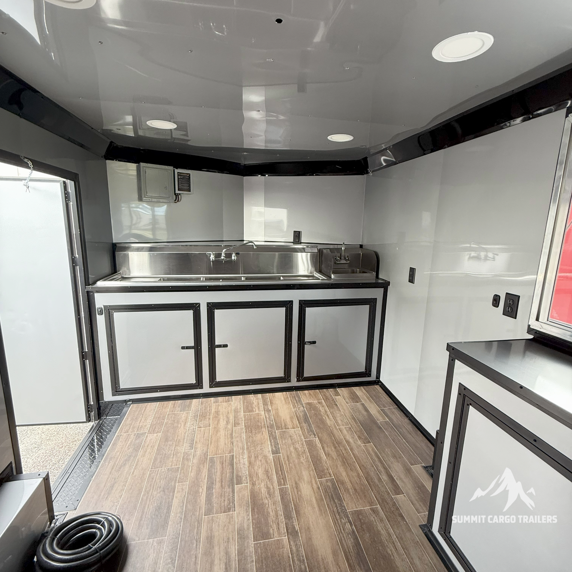 8.5X14TA White Beverage Concession Trailer