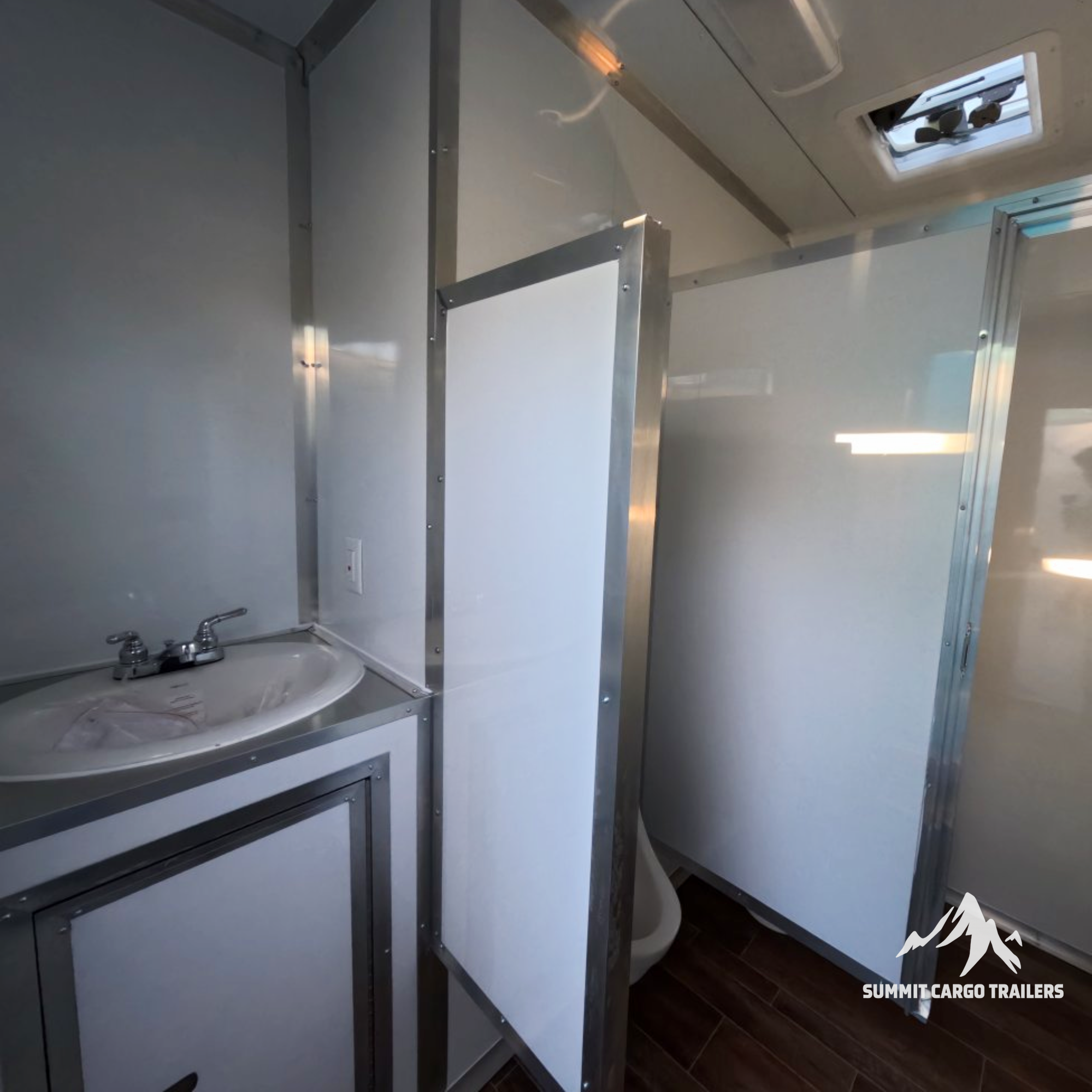 7X12SA5 White Bathroom Trailer