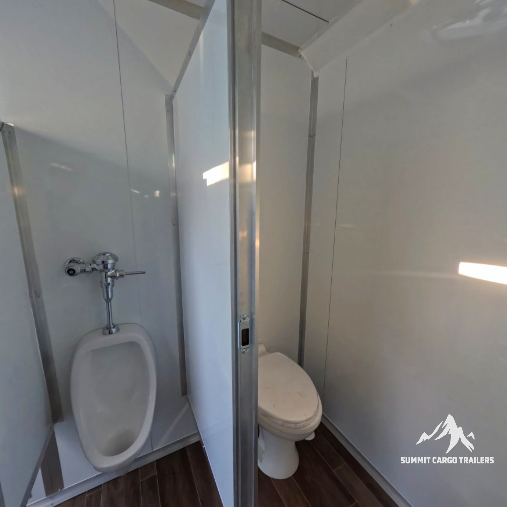 7X12SA5 White Bathroom Trailer