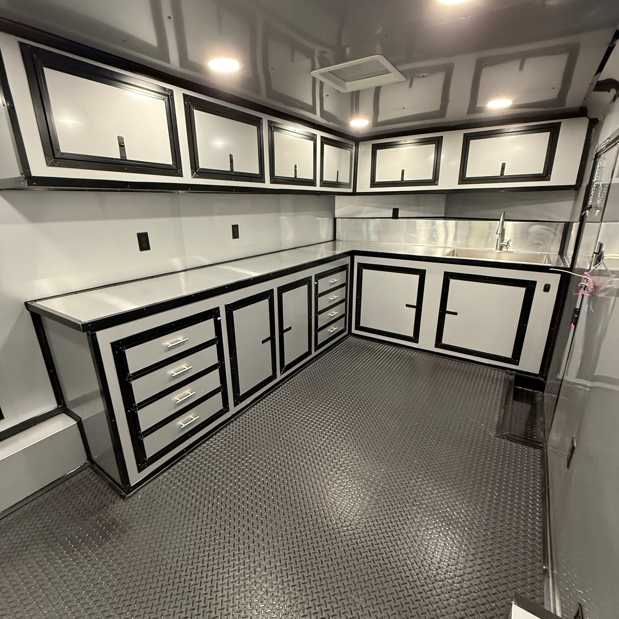 8.5X22TA Silver Gullwing Porch Trailer